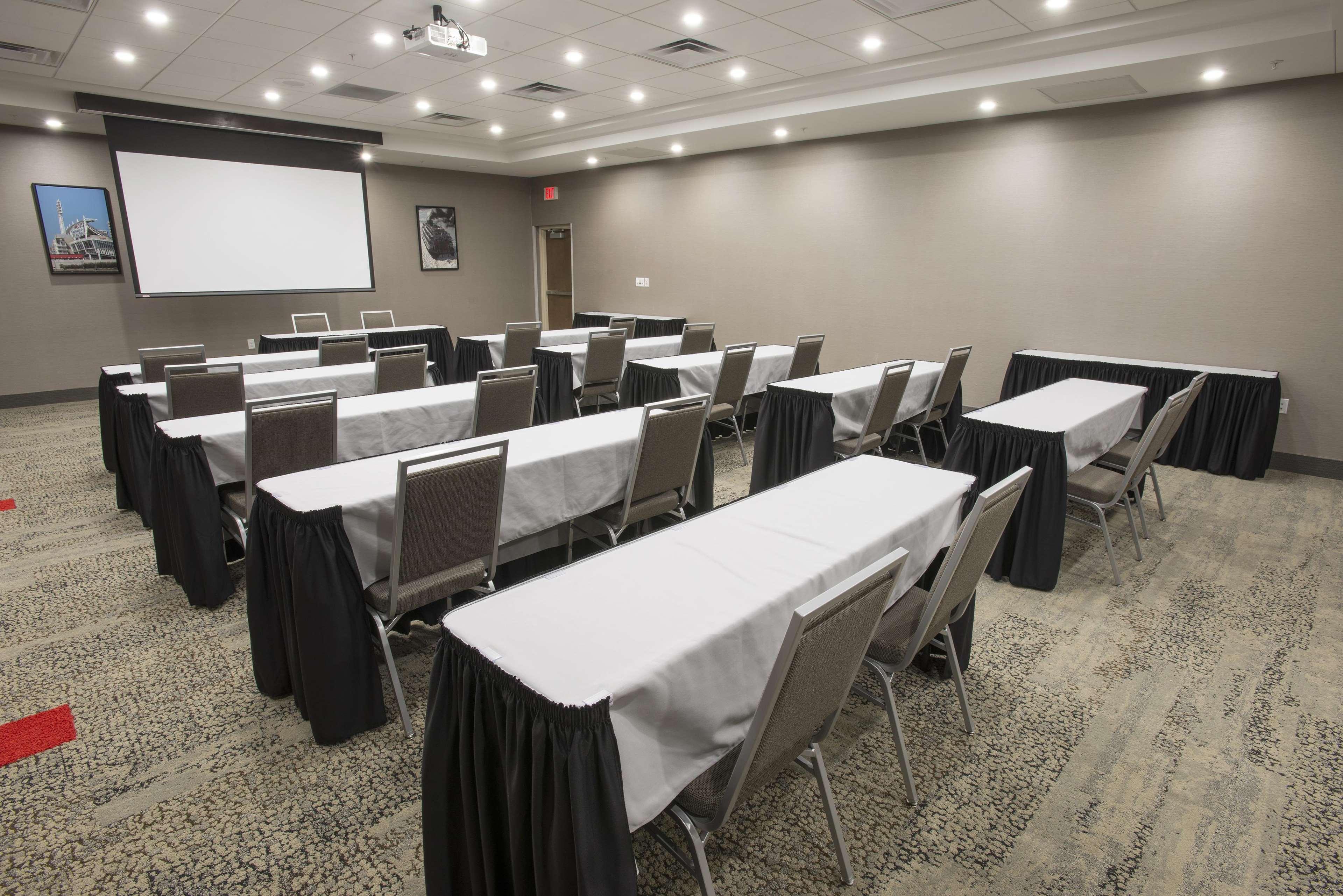 Hampton Inn & Suites - Cincinnati/Kenwood, Oh Silverton Bagian luar foto