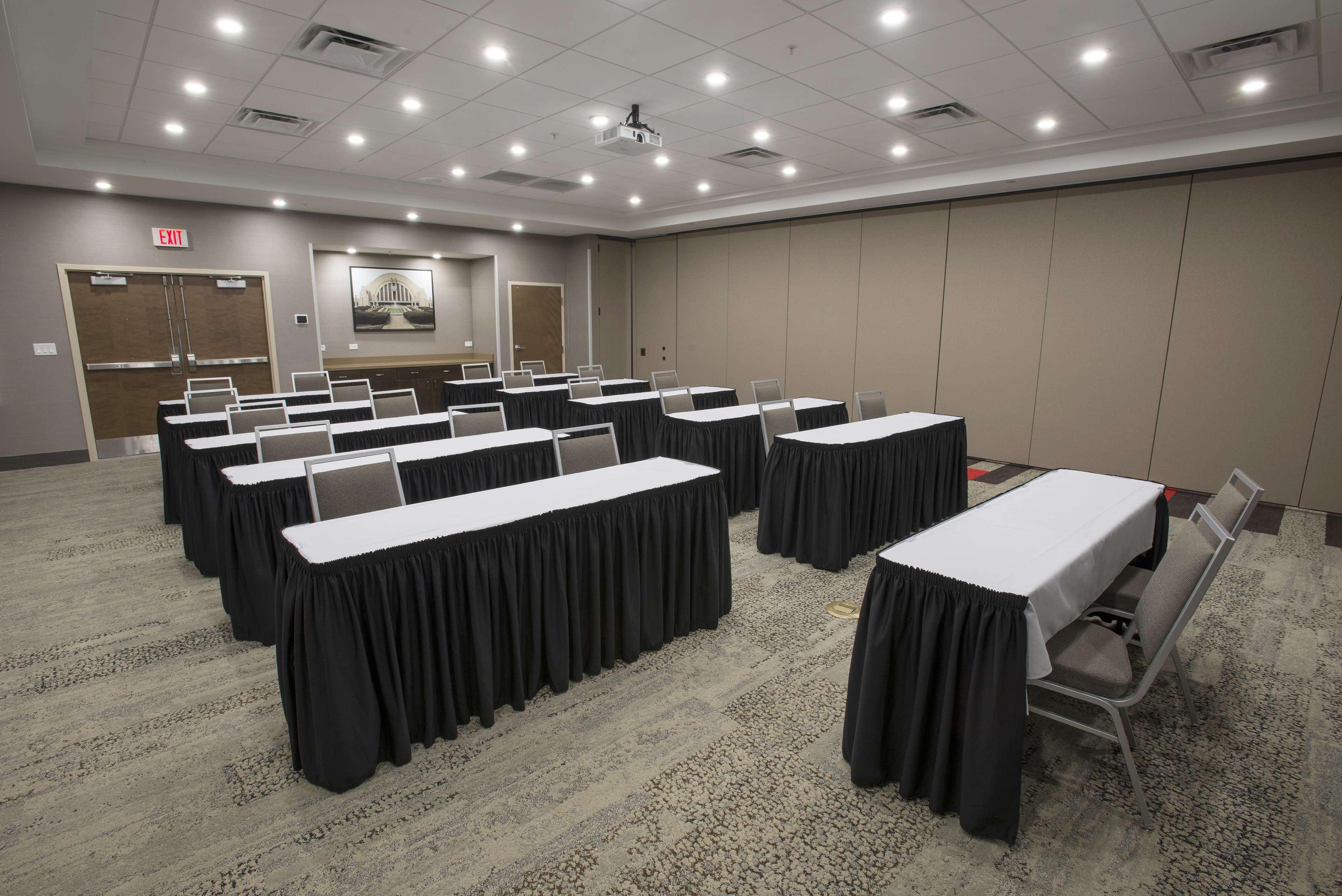Hampton Inn & Suites - Cincinnati/Kenwood, Oh Silverton Bagian luar foto