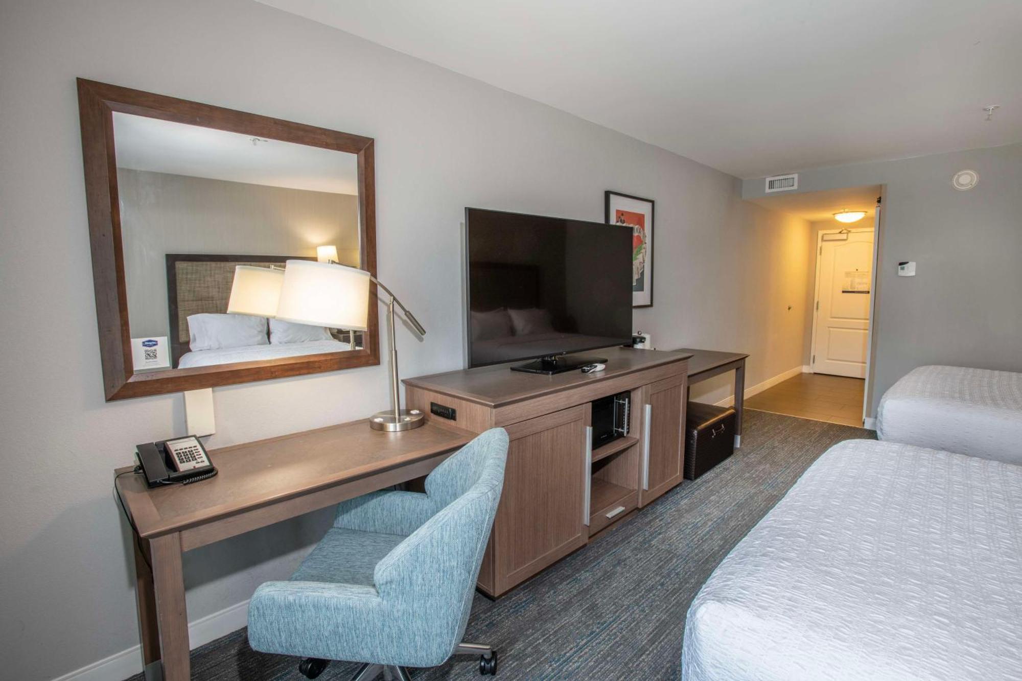 Hampton Inn & Suites - Cincinnati/Kenwood, Oh Silverton Bagian luar foto