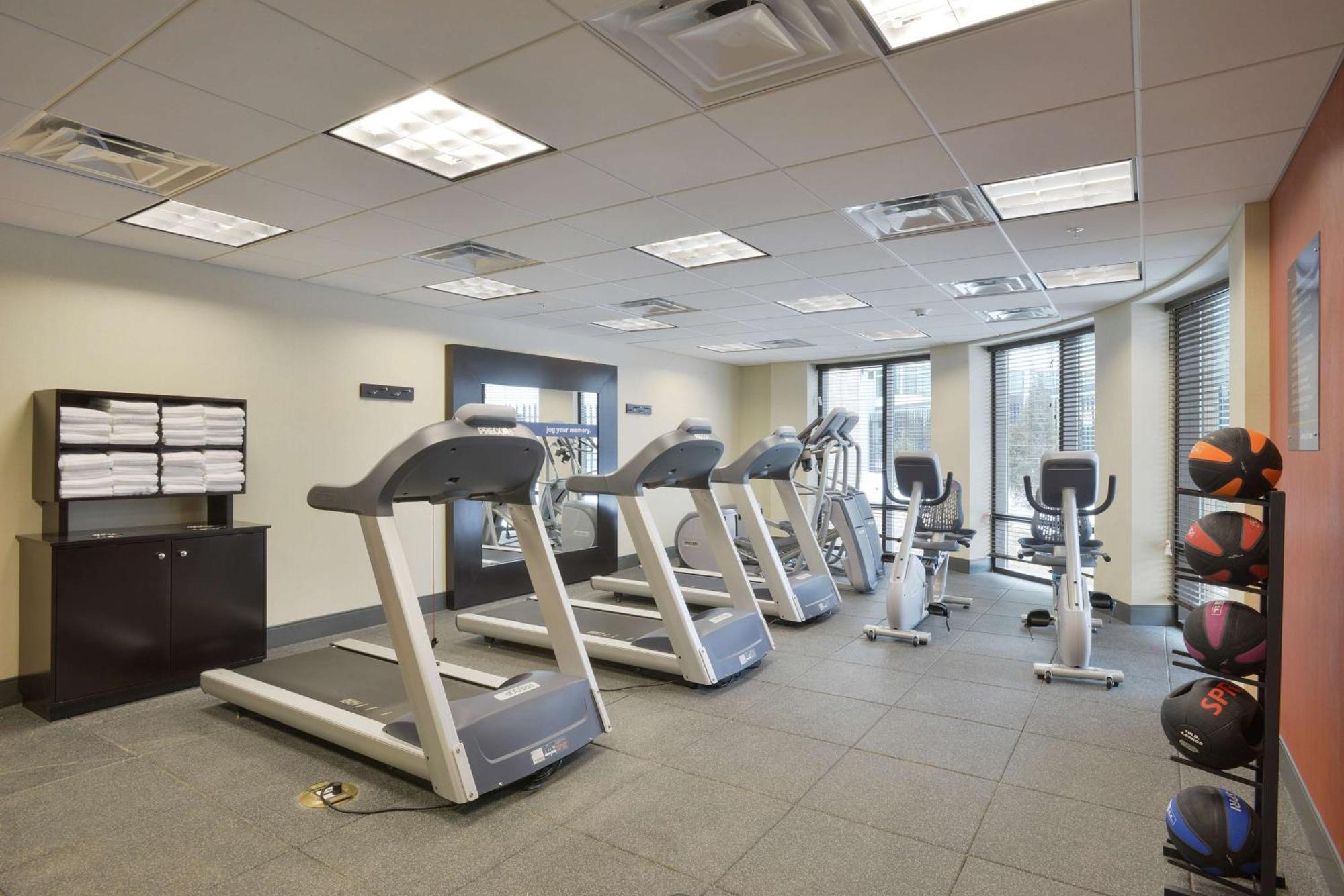 Hampton Inn & Suites - Cincinnati/Kenwood, Oh Silverton Bagian luar foto