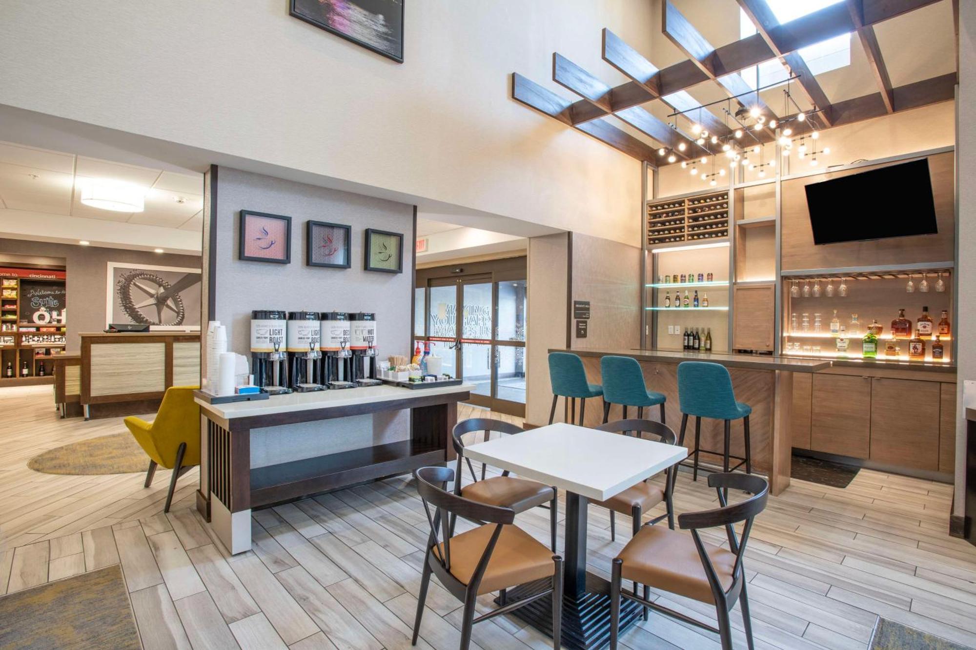 Hampton Inn & Suites - Cincinnati/Kenwood, Oh Silverton Bagian luar foto