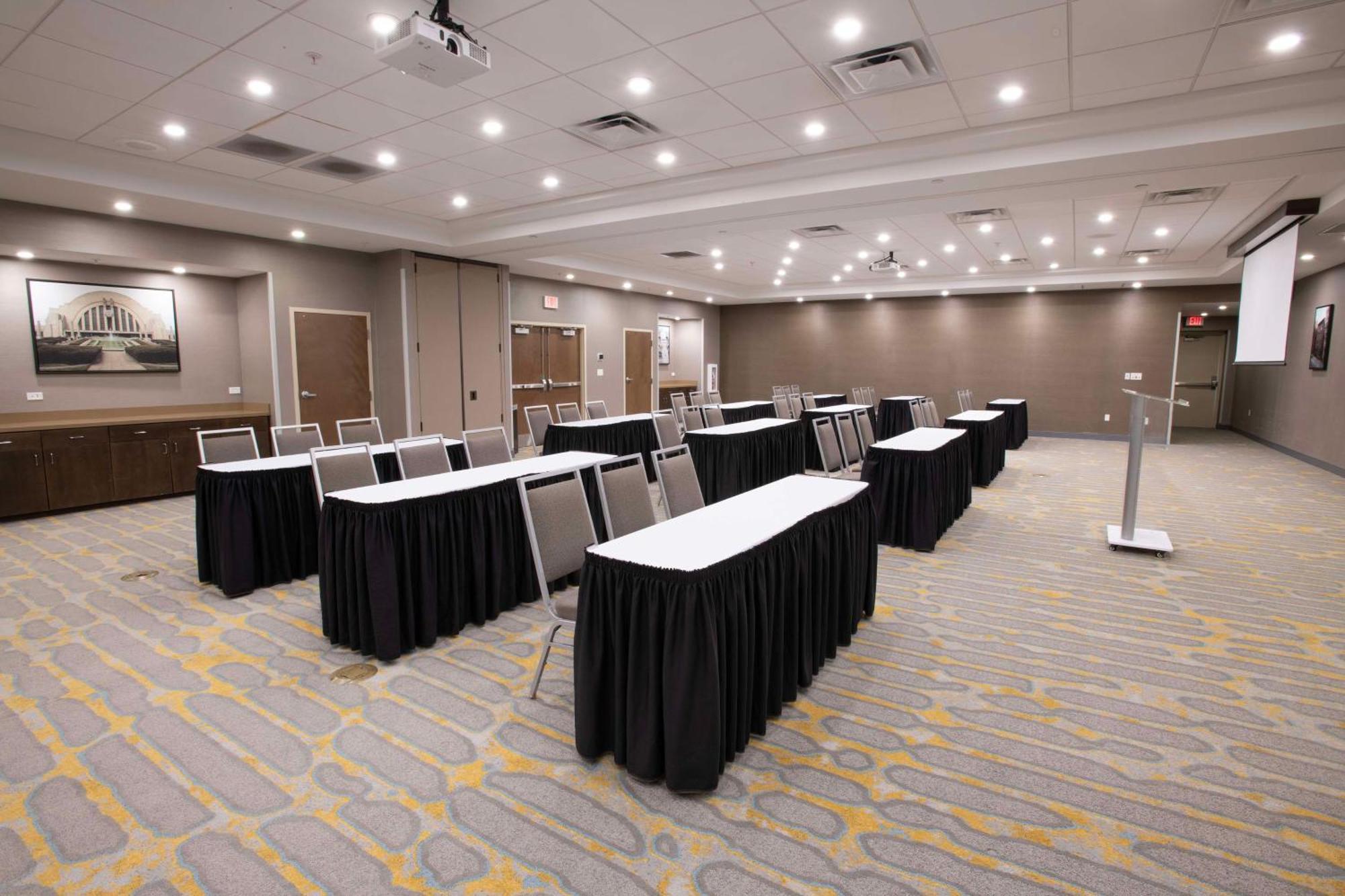 Hampton Inn & Suites - Cincinnati/Kenwood, Oh Silverton Bagian luar foto